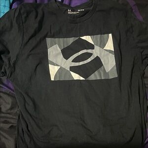 Under Armour Men's Black and Gray Graphic Tee